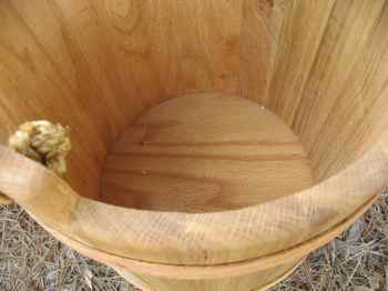 basic oak bucket