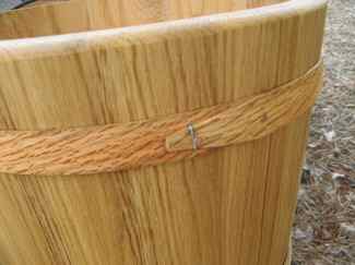 basic oak bucket