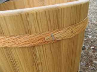 basic oak bucket